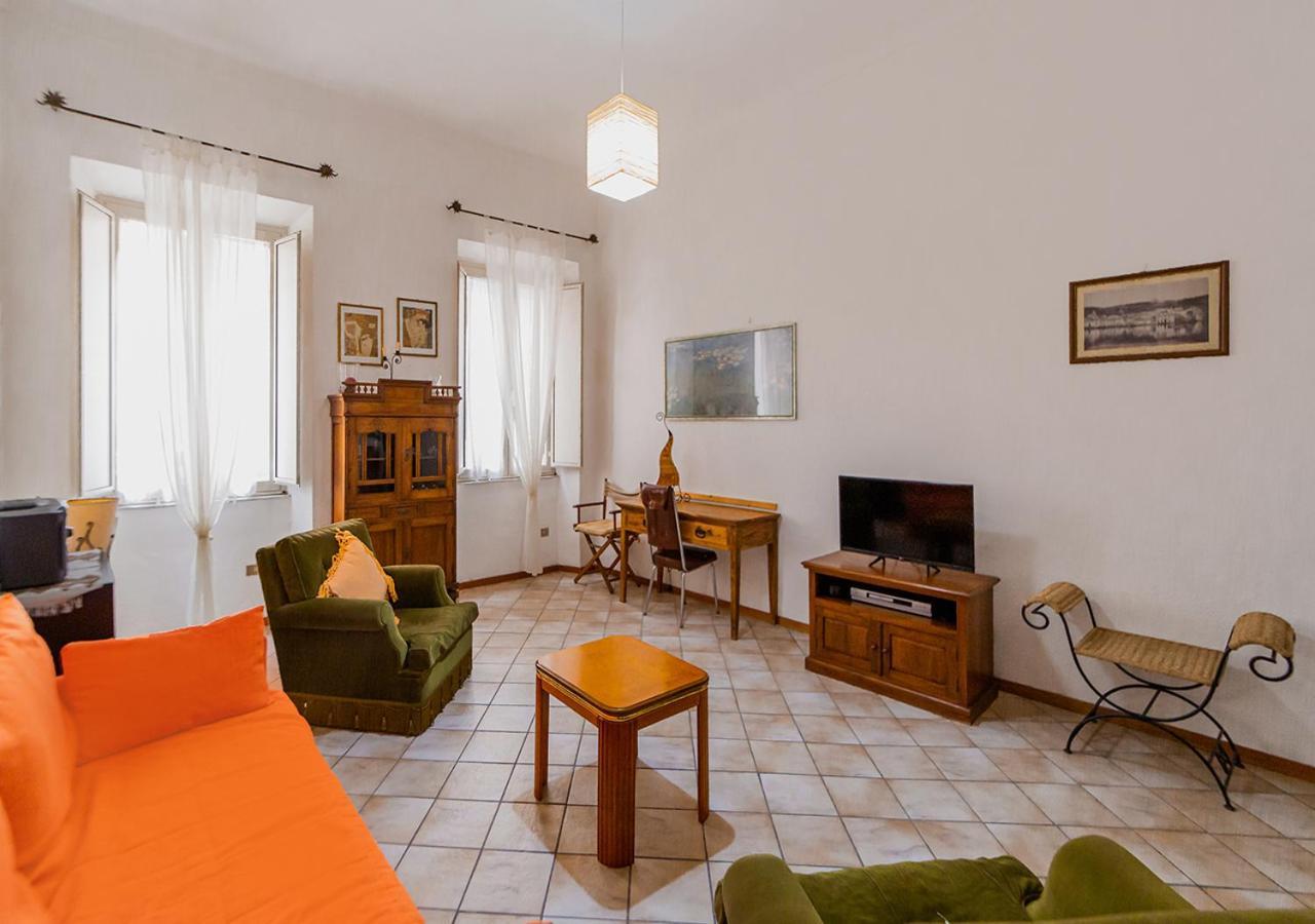 Murphy Holiday Home - Residenza Italia Ла-Маддалена Экстерьер фото