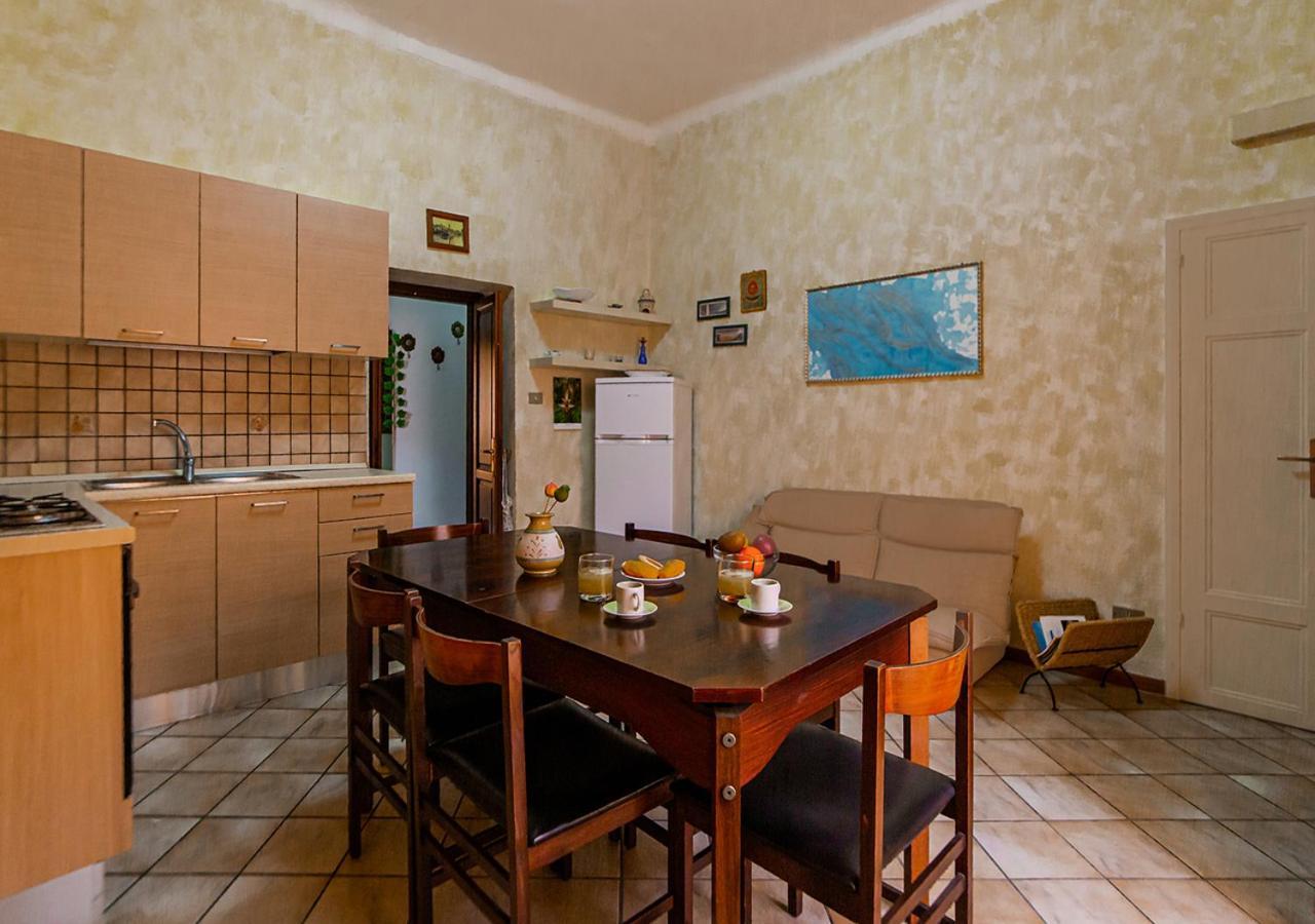 Murphy Holiday Home - Residenza Italia Ла-Маддалена Экстерьер фото