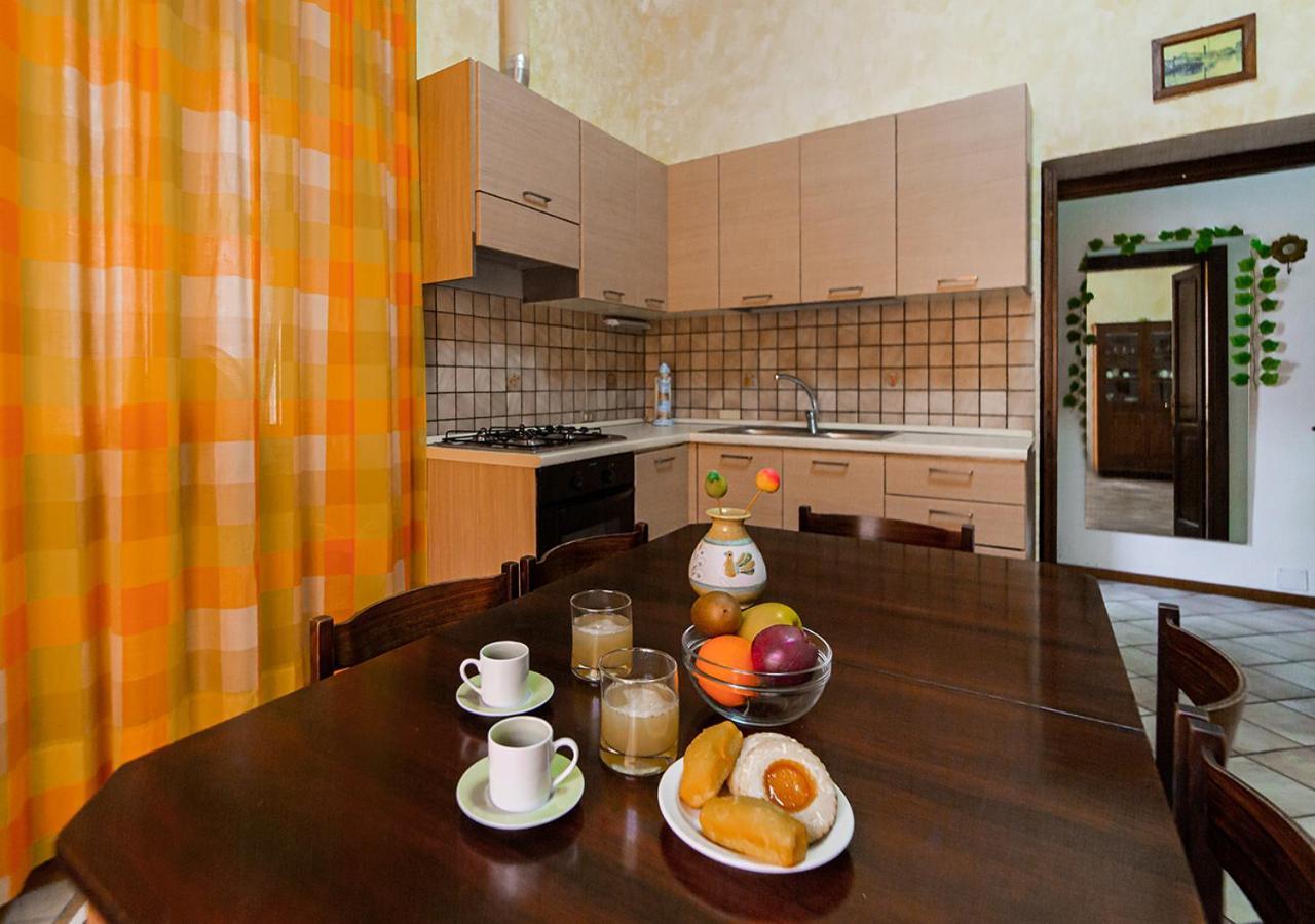 Murphy Holiday Home - Residenza Italia Ла-Маддалена Экстерьер фото