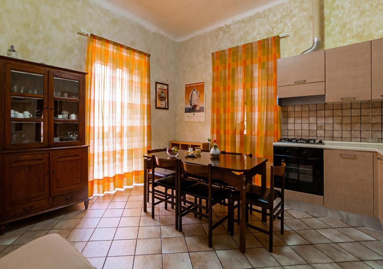 Murphy Holiday Home - Residenza Italia Ла-Маддалена Экстерьер фото